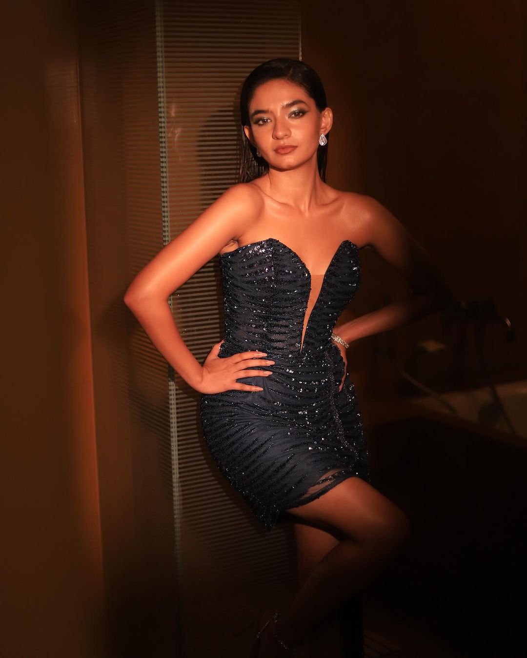 Anushka Sen Sets New Fashion Standards in Off-Shoulder Dress 